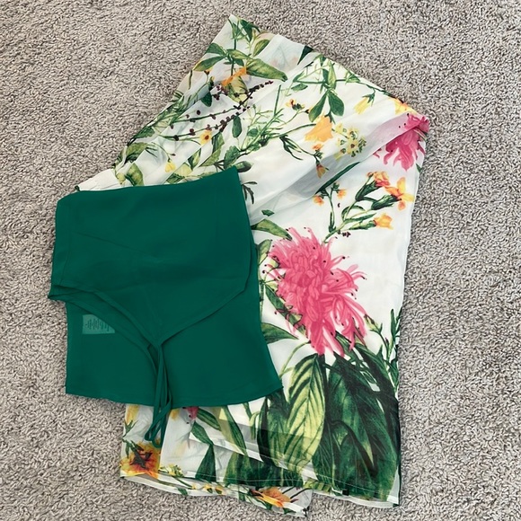 Green Spaghetti Straps Cami Top - Picture 5 of 7